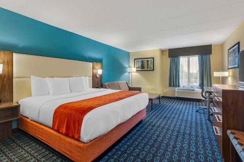 Best Western Plus North Shore Hotel in Danvers (MA) Best Western Plus North Shore Hotel in Danvers (MA)
