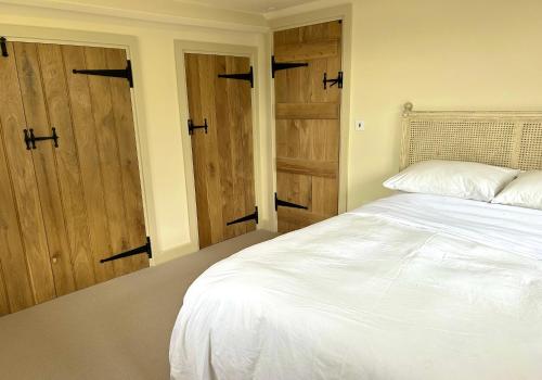 The Old Workshop, Astwell Castle Farm