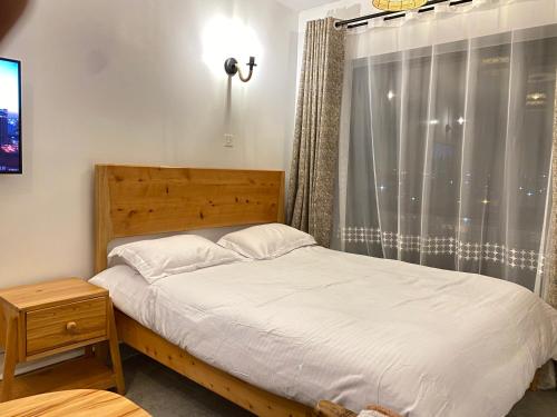 Bonsai Studio close to Airport