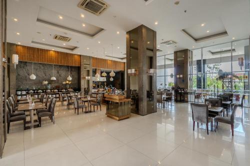 Grand Serela Hotel Yogyakarta near Pool Bar at Hotel Tentrem Grand Serela Hotel Yogyakarta near Pool Bar at Hotel Tentrem