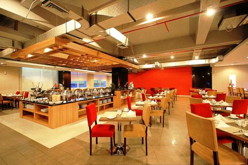 Restaurant, Hotel Dafam Pekanbaru in Pekanbaru Restaurant, Hotel Dafam Pekanbaru in Pekanbaru