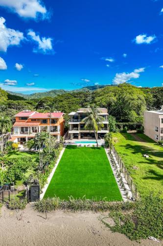 Modern Beachfront Villa 2 Pools Sunsets in Potrero Modern Beachfront Villa 2 Pools Sunsets in Potrero