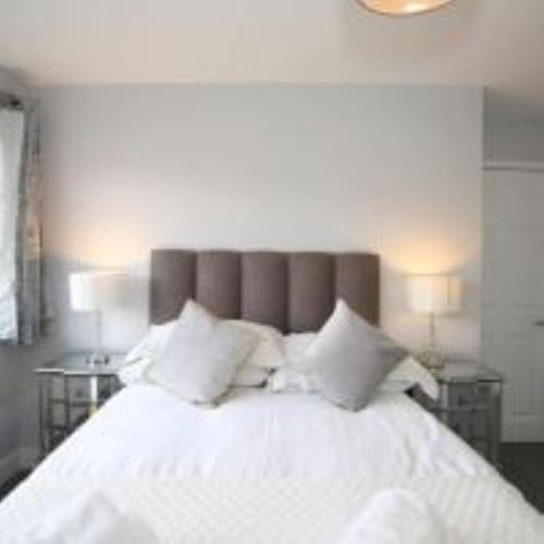 3 BR Begbroke House Oxford