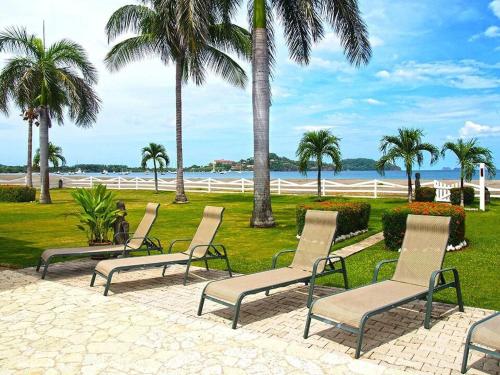 Picturesque Beachfront Condo w - Pool in Potrero Picturesque Beachfront Condo w - Pool in Potrero
