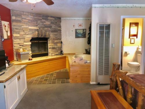 Eagle's Nest in บิกแบร์เลค (CA) Eagle's Nest in บิกแบร์เลค (CA)