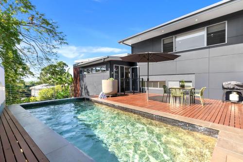 View, The Sanctuary - Luxury Living in Tropical Paradise in Stratford View, The Sanctuary - Luxury Living in Tropical Paradise in Stratford