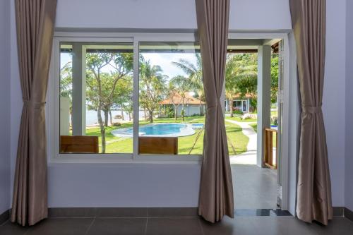 Cosian Bay Phu Quoc Resort in Ham Ninh Cosian Bay Phu Quoc Resort in Ham Ninh