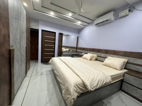 TAJ LUXURY SUITEs in Devinagar TAJ LUXURY SUITEs in Devinagar