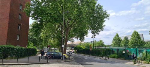 Surrounding environment, Superbe F1 aux portes de Paris in Le Pre-Saint-Gervais Surrounding environment, Superbe F1 aux portes de Paris in Le Pre-Saint-Gervais