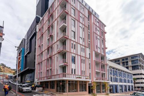 The Rose 604: Central Studio with Rooftop Pool