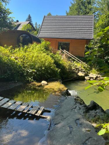 Chatka z sauną nad rzeką (Chatka z sauna nad rzeka) in Cisiec Chatka z sauną nad rzeką (Chatka z sauna nad rzeka) in Cisiec