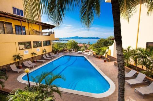 Beautiful Ocean-View Condo in Flamingo - Walk to B in Playa Flamingo Beautiful Ocean-View Condo in Flamingo - Walk to B in Playa Flamingo