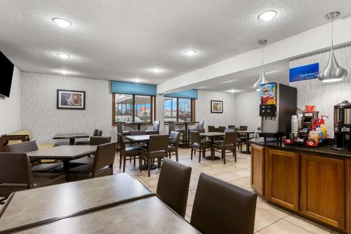Їжа та напої, Best Western Gaylord in Гейлорд (Мічіган) Їжа та напої, Best Western Gaylord in Гейлорд (Мічіган)