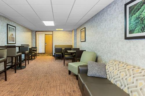 Empfangshalle, Best Western Gaylord in Gaylord (MI) Empfangshalle, Best Western Gaylord in Gaylord (MI)