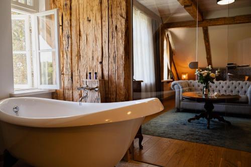 Boutique Hotel Virkas muiža (Boutique Hotel Virkas muiza) in 庫爾迪加 Boutique Hotel Virkas muiža (Boutique Hotel Virkas muiza) in 庫爾迪加