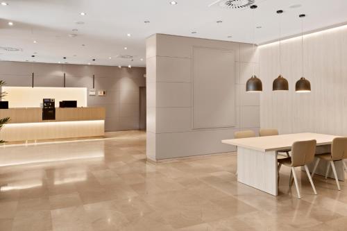 大堂, 薩拉戈薩洛斯因萊斯民宿 (B&B Hotel Zaragoza Los Enlaces Estacion) in 薩拉戈薩近中心 大堂, 薩拉戈薩洛斯因萊斯民宿 (B&B Hotel Zaragoza Los Enlaces Estacion) in 薩拉戈薩近中心