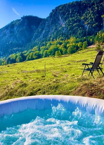 Pezsgőfürdő, Glamping Hohe Wand - Kuppelzelt mit Whirlpool & Panoramafenster in Hohe Wand Pezsgőfürdő, Glamping Hohe Wand - Kuppelzelt mit Whirlpool & Panoramafenster in Hohe Wand