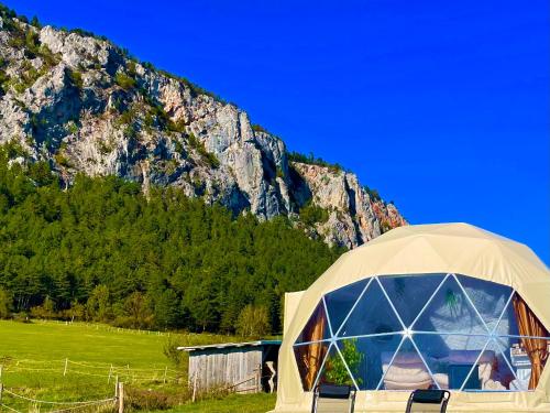 A szálláshely kívülről, Glamping Hohe Wand - Kuppelzelt mit Whirlpool & Panoramafenster in Hohe Wand A szálláshely kívülről, Glamping Hohe Wand - Kuppelzelt mit Whirlpool & Panoramafenster in Hohe Wand