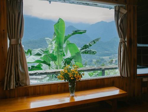 Uitzicht, H'Mong Cat Cat Homestay near Fansipan Mountain Uitzicht, H'Mong Cat Cat Homestay near Fansipan Mountain