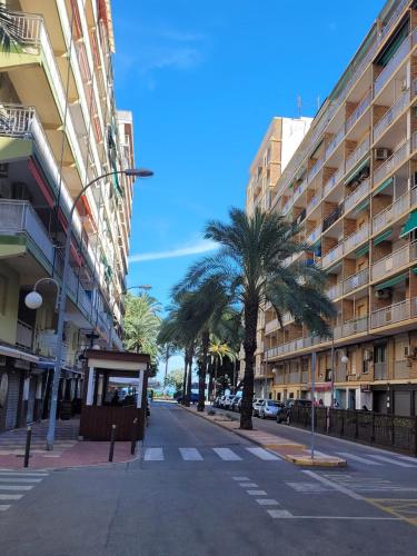TIGA muy cerca de la plaza de San Antonio
