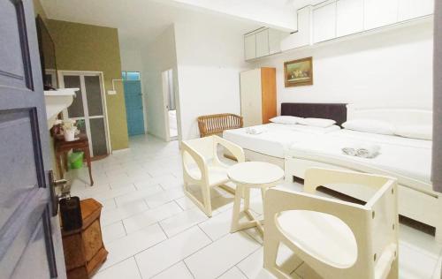 Aqil Beach Inn in Marang Aqil Beach Inn in Marang