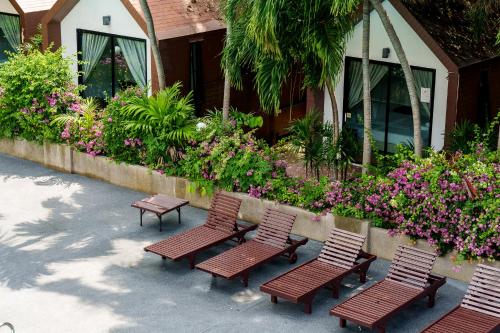 Villa Navin near Jomtien Beach Villa Navin near Jomtien Beach