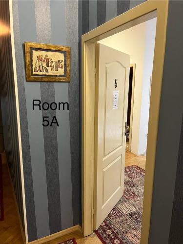 Sobe sa sopstvenim KUPATILOM Private rooms bathroom In CENTER in Novi Sad Sobe sa sopstvenim KUPATILOM Private rooms bathroom In CENTER in Novi Sad
