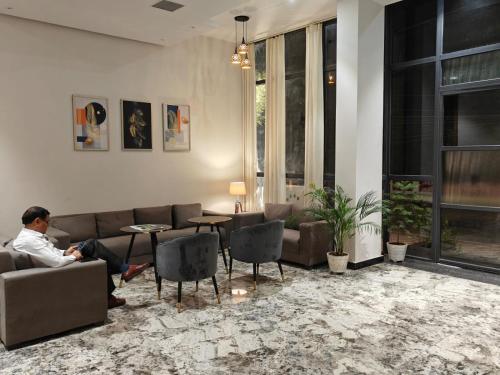 Hotel Basant Sarovar in Mathura Hotel Basant Sarovar in Mathura