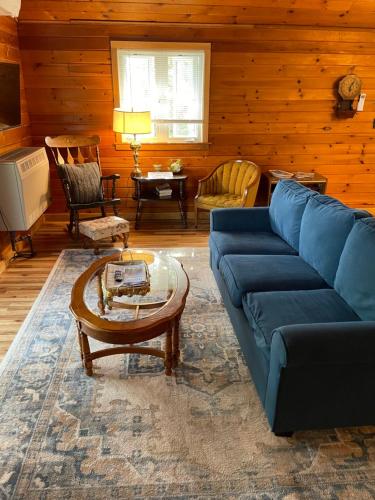 Country Cottage in Кеука Парк (Нью-Йорк) Country Cottage in Кеука Парк (Нью-Йорк)