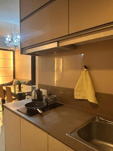 Kitchen, Chelsea Residence Studio, Plaza Damas 3 near HELP University College Kitchen, Chelsea Residence Studio, Plaza Damas 3 near HELP University College