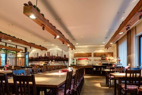 Restaurant, Centro Hotel Stern, Trademark Collection by Wyndham in Ulm Restaurant, Centro Hotel Stern, Trademark Collection by Wyndham in Ulm