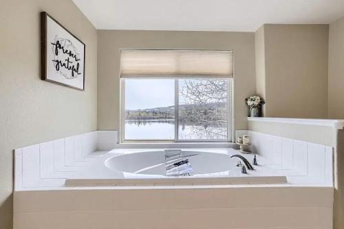 Létesítmények, 152 Ponds on the Blue River home in Silverthorne Létesítmények, 152 Ponds on the Blue River home in Silverthorne