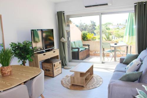 Blue Bay Home, tennis, piscine, boulodrome