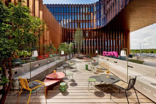 Зовнішній вигляд готелю, Moxy Luxembourg Airport in Фіндель Зовнішній вигляд готелю, Moxy Luxembourg Airport in Фіндель