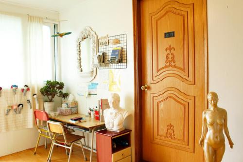 Shared lounge/TV area, Aark House - Foreigners Only in Gangneung-si Shared lounge/TV area, Aark House - Foreigners Only in Gangneung-si