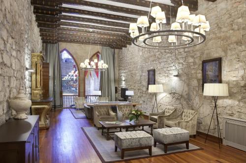 Közös társalgó / TV, Parador de Hondarribia in Hondarribia Közös társalgó / TV, Parador de Hondarribia in Hondarribia