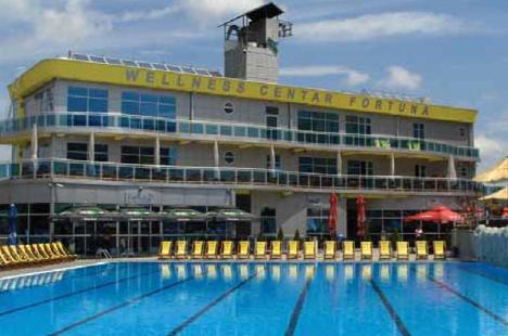 泳池, Hostel Fortuna in 巴尼亚卢卡 泳池, Hostel Fortuna in 巴尼亚卢卡