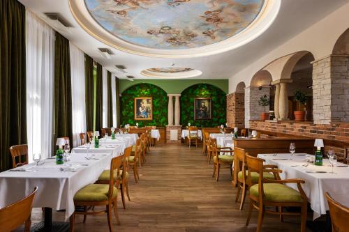 Food and beverages, Carlsbad Plaza Medical Spa & Wellness hotel in Karlovy Vary Food and beverages, Carlsbad Plaza Medical Spa & Wellness hotel in Karlovy Vary