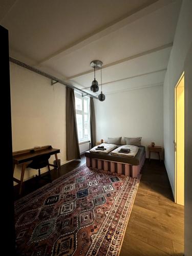 Beautiful Room in shared Apartment in Kreuzberg