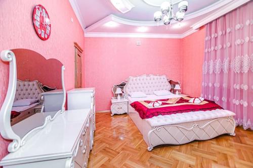 Luxury Villa with Breakfast