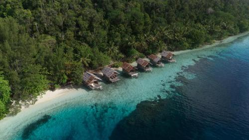 Exterior view, Meos Ambower Homestay Raja Ampat in Saukabu Exterior view, Meos Ambower Homestay Raja Ampat in Saukabu