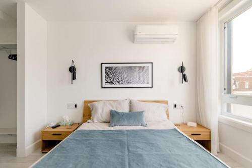 Plaza12 - StringLights, XL Terrace, restos & shops