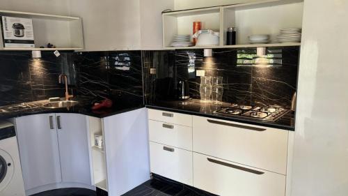 The Beach House and 2 appartments for full or separate rental, all with pool and private beach in Oranjestad The Beach House and 2 appartments for full or separate rental, all with pool and private beach in Oranjestad