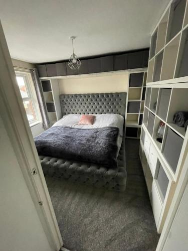 Belfast Town House in Blackstaff Stop Belfast Town House in Blackstaff Stop