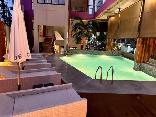 デ コズ ホテル7