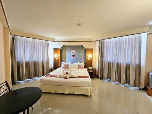 Songphanburi Hotel in Suphan Buri Songphanburi Hotel in Suphan Buri