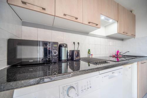 Kitchen, L Idylle Royale de Chatenoy Proche A6 Parking Facile et securise in Champforgeuil Kitchen, L Idylle Royale de Chatenoy Proche A6 Parking Facile et securise in Champforgeuil