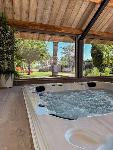 Джакузі, Kindvriendelijke vakantiewoning Happy Cow-ter in Сінт-Ніклас Джакузі, Kindvriendelijke vakantiewoning Happy Cow-ter in Сінт-Ніклас