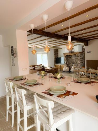 кухня, Kindvriendelijke vakantiewoning Happy Cow-ter in Сінт-Ніклас кухня, Kindvriendelijke vakantiewoning Happy Cow-ter in Сінт-Ніклас