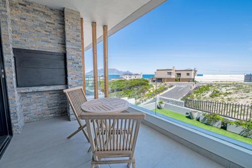 Luxury Beachfront Studio in Blouberg